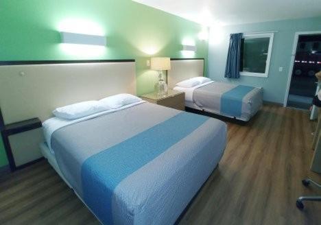 Country Yard Inn And Suites 赛克斯顿 外观 照片