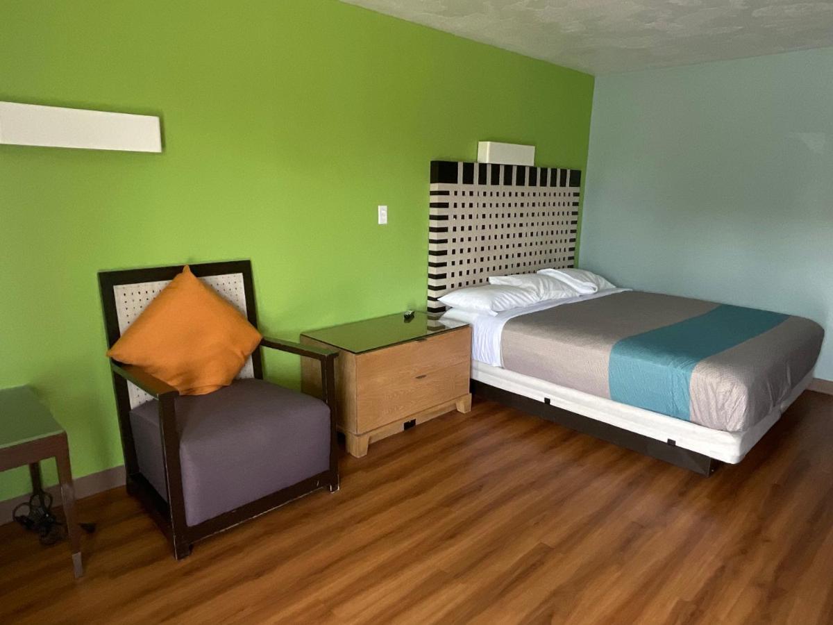 Country Yard Inn And Suites 赛克斯顿 外观 照片