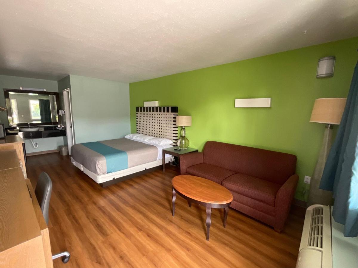 Country Yard Inn And Suites 赛克斯顿 外观 照片