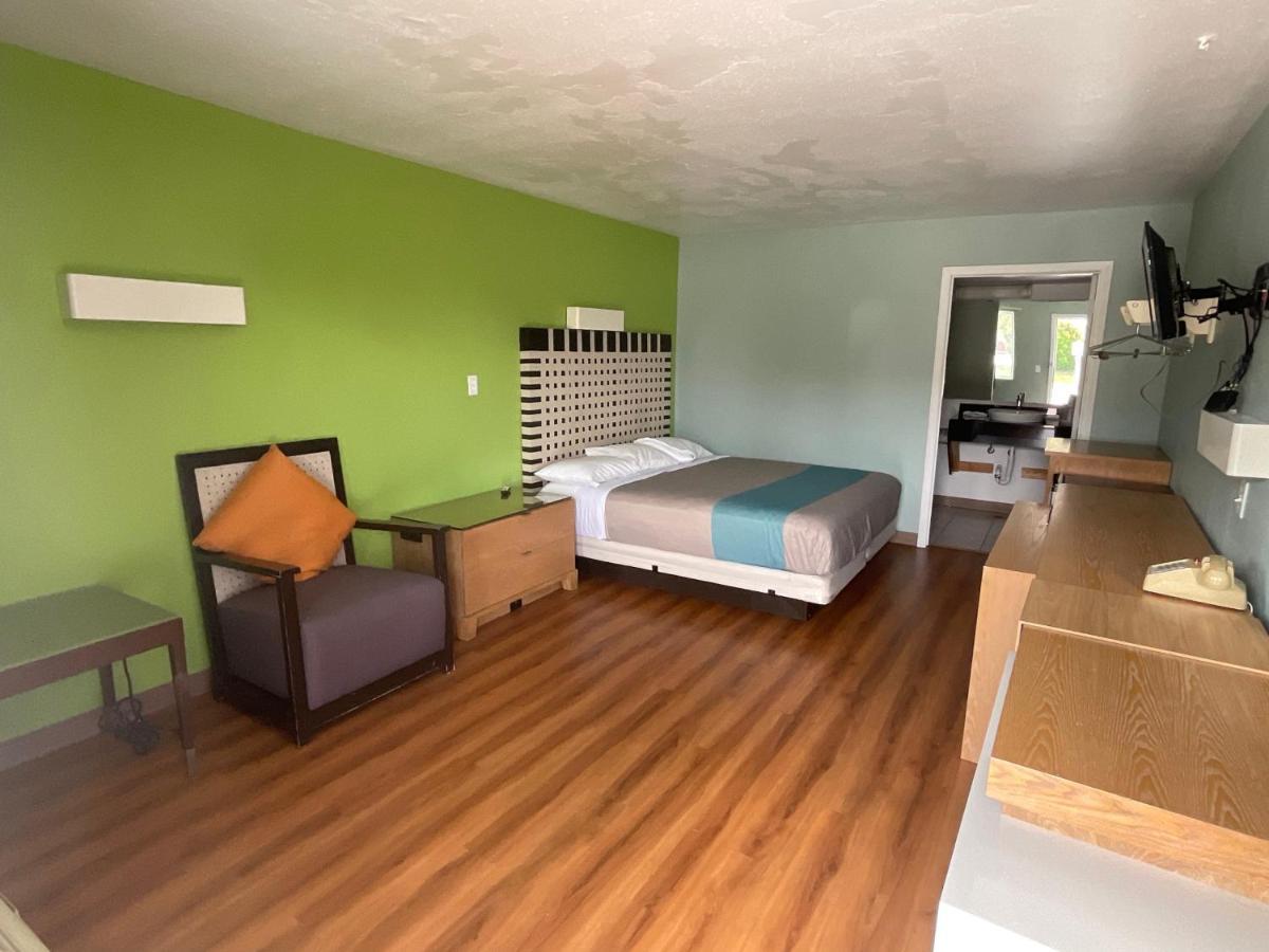 Country Yard Inn And Suites 赛克斯顿 外观 照片