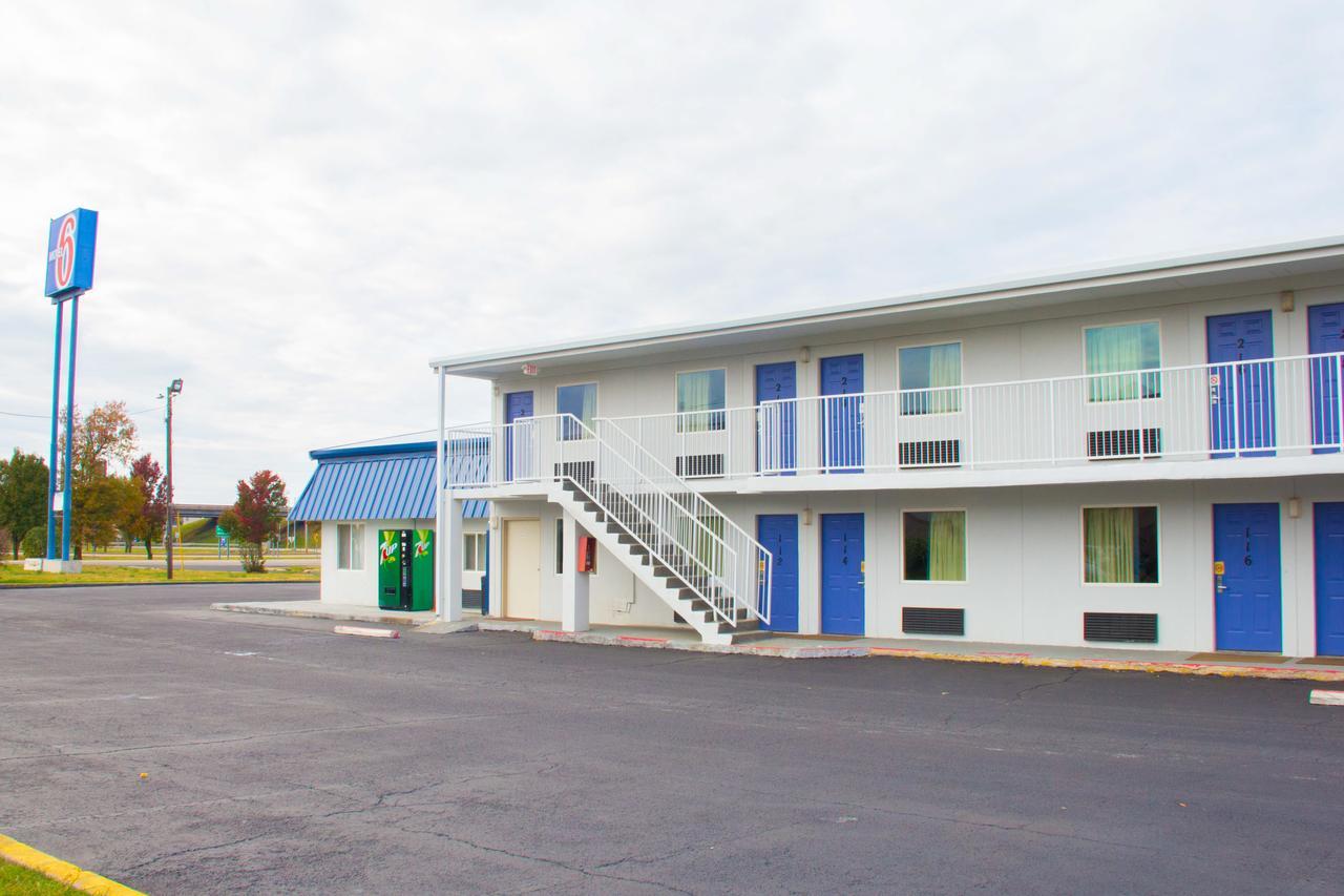 Country Yard Inn And Suites 赛克斯顿 外观 照片