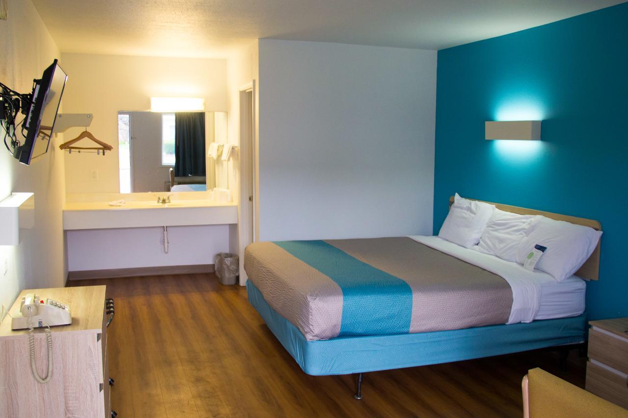 Country Yard Inn And Suites 赛克斯顿 外观 照片