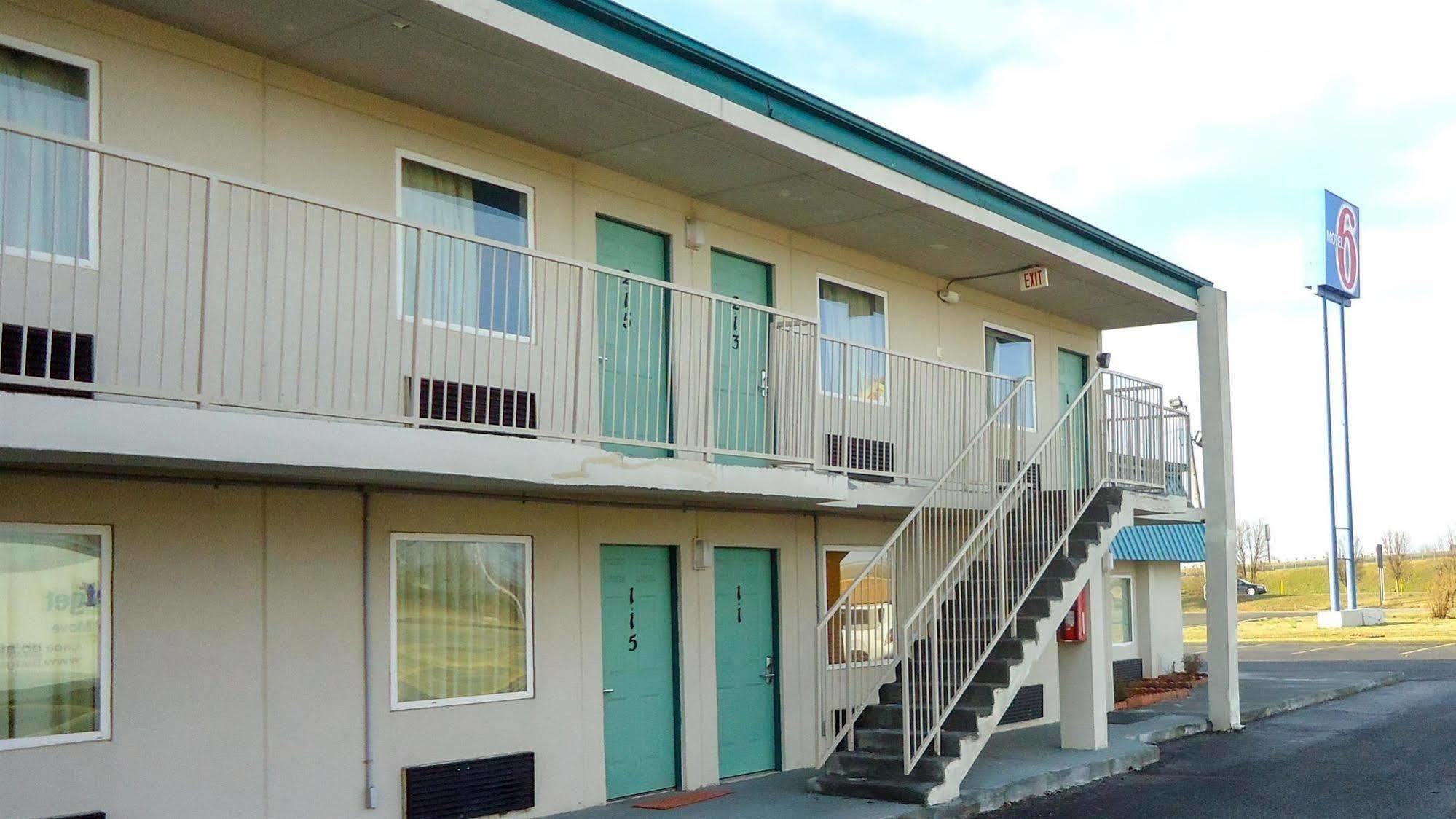 Country Yard Inn And Suites 赛克斯顿 外观 照片