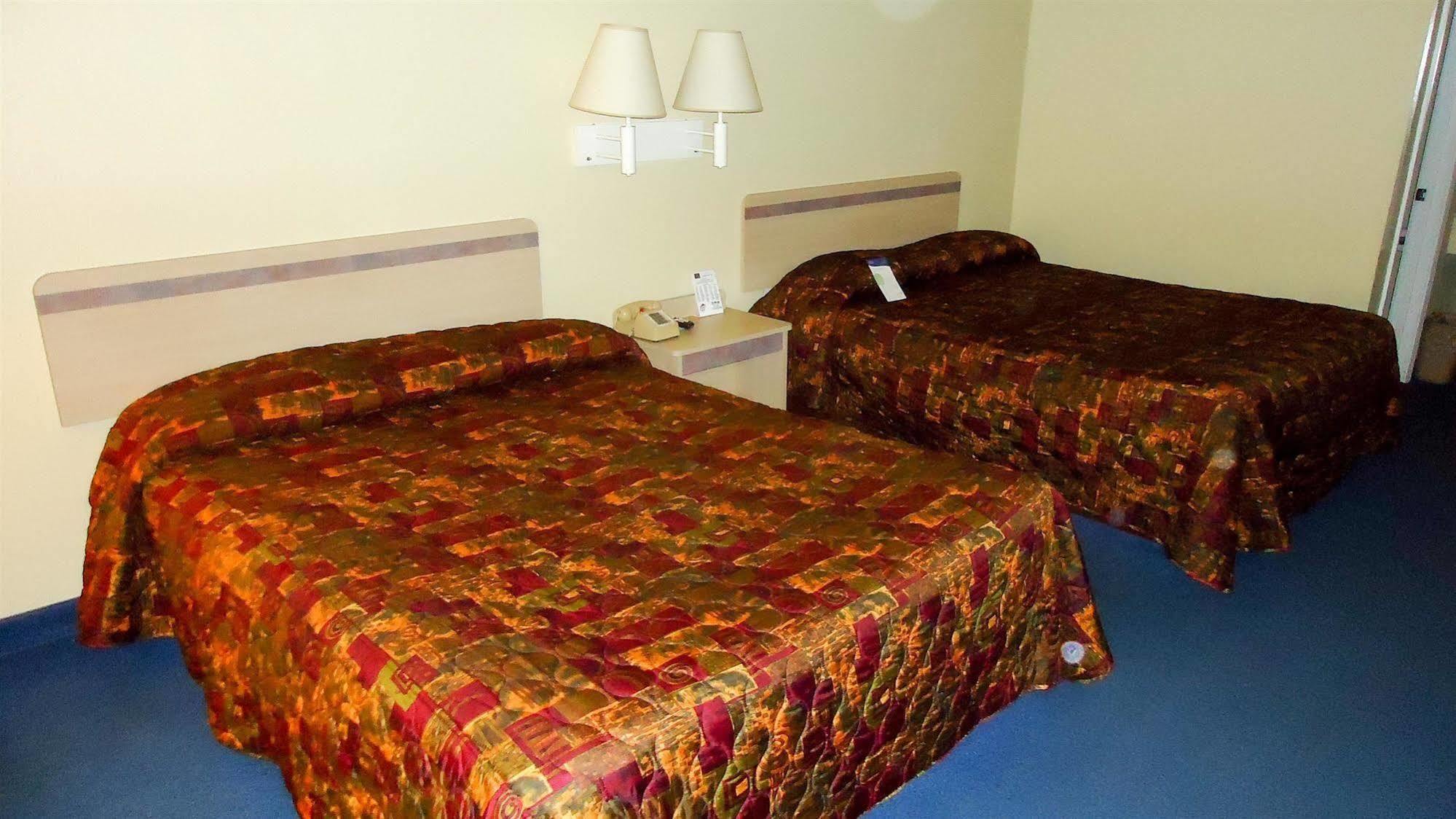 Country Yard Inn And Suites 赛克斯顿 外观 照片