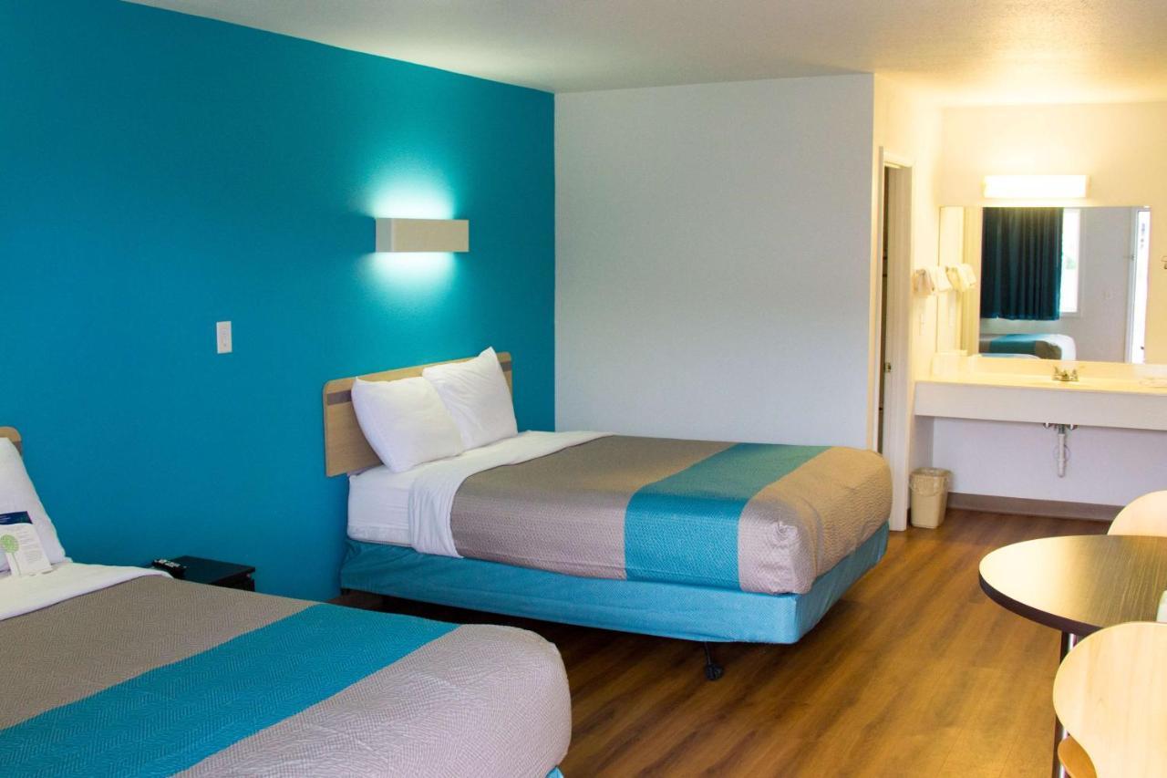 Country Yard Inn And Suites 赛克斯顿 外观 照片